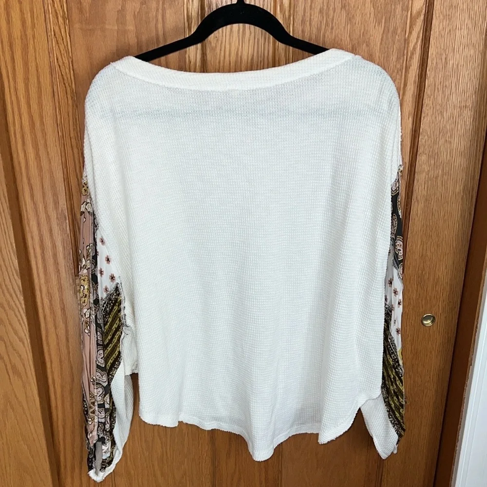 We The Free Blossom Boho Printed Balloon Sleeve Thermal - Picture 4 of 10